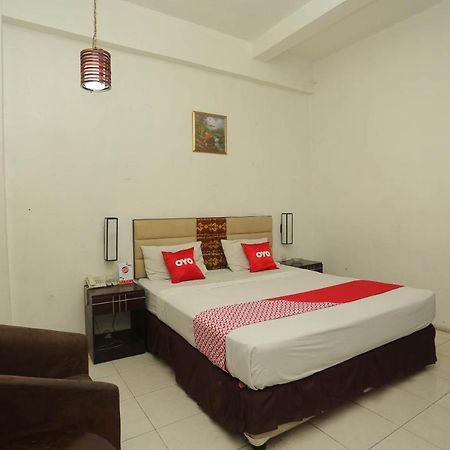 Oyo 1724 Hotel Sembilan Sembilan Banjarmasin  Exterior photo