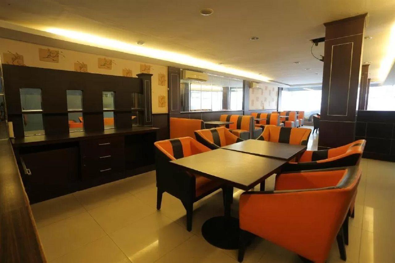 Oyo 1724 Hotel Sembilan Sembilan Banjarmasin  Exterior photo