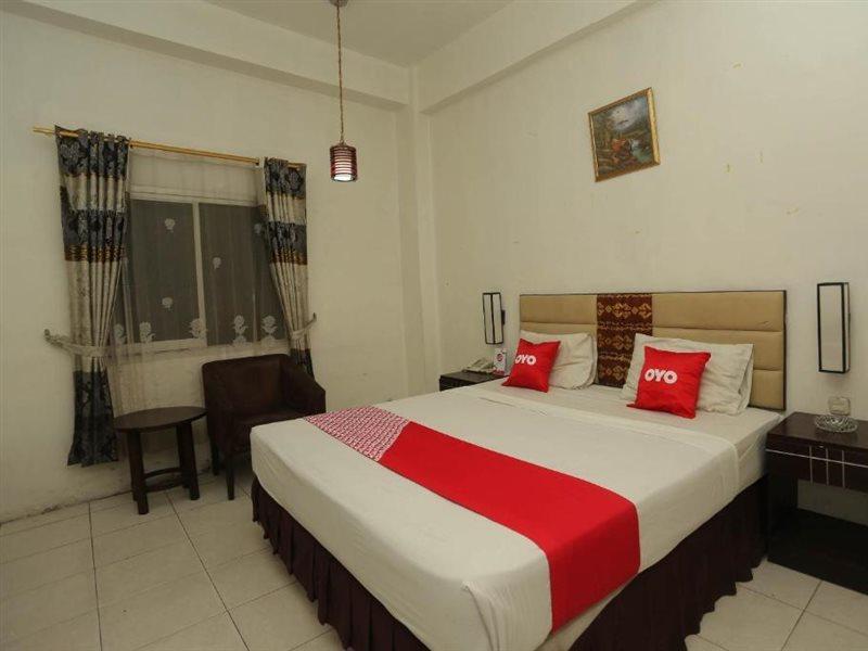 Oyo 1724 Hotel Sembilan Sembilan Banjarmasin  Exterior photo