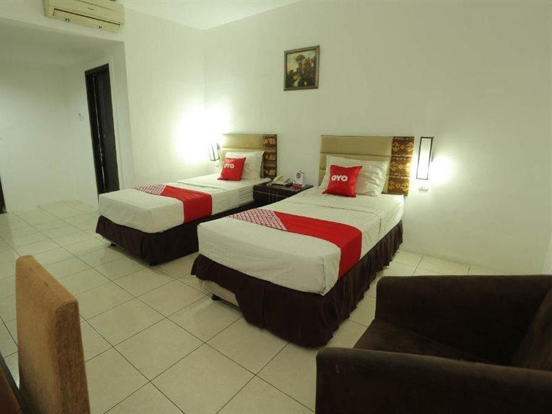 Oyo 1724 Hotel Sembilan Sembilan Banjarmasin  Exterior photo