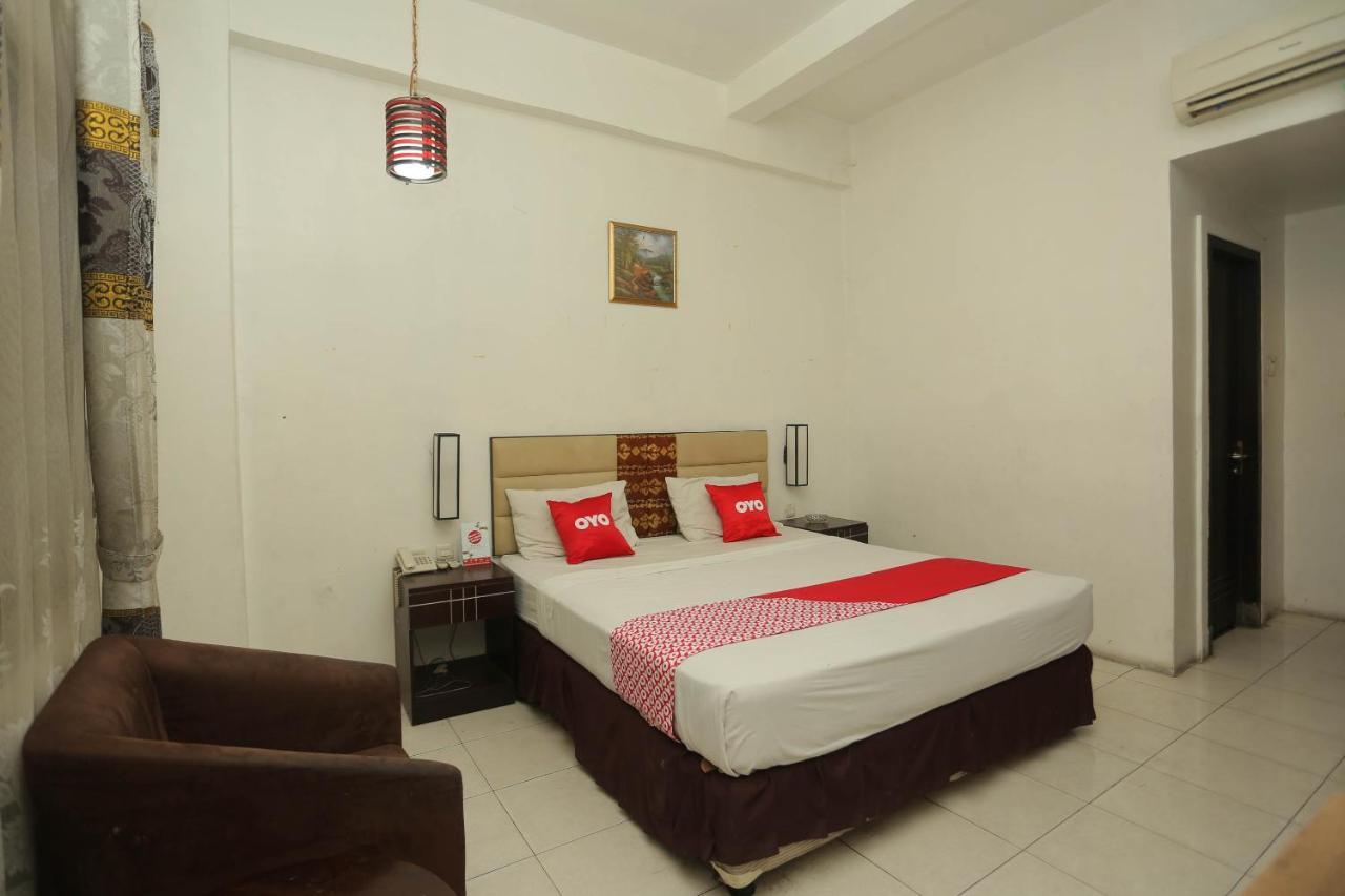 Oyo 1724 Hotel Sembilan Sembilan Banjarmasin  Exterior photo