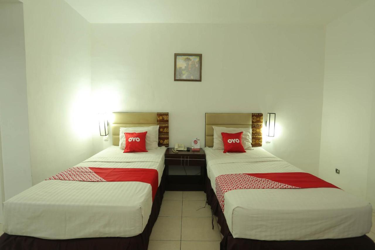 Oyo 1724 Hotel Sembilan Sembilan Banjarmasin  Exterior photo