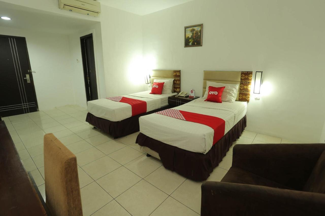 Oyo 1724 Hotel Sembilan Sembilan Banjarmasin  Exterior photo