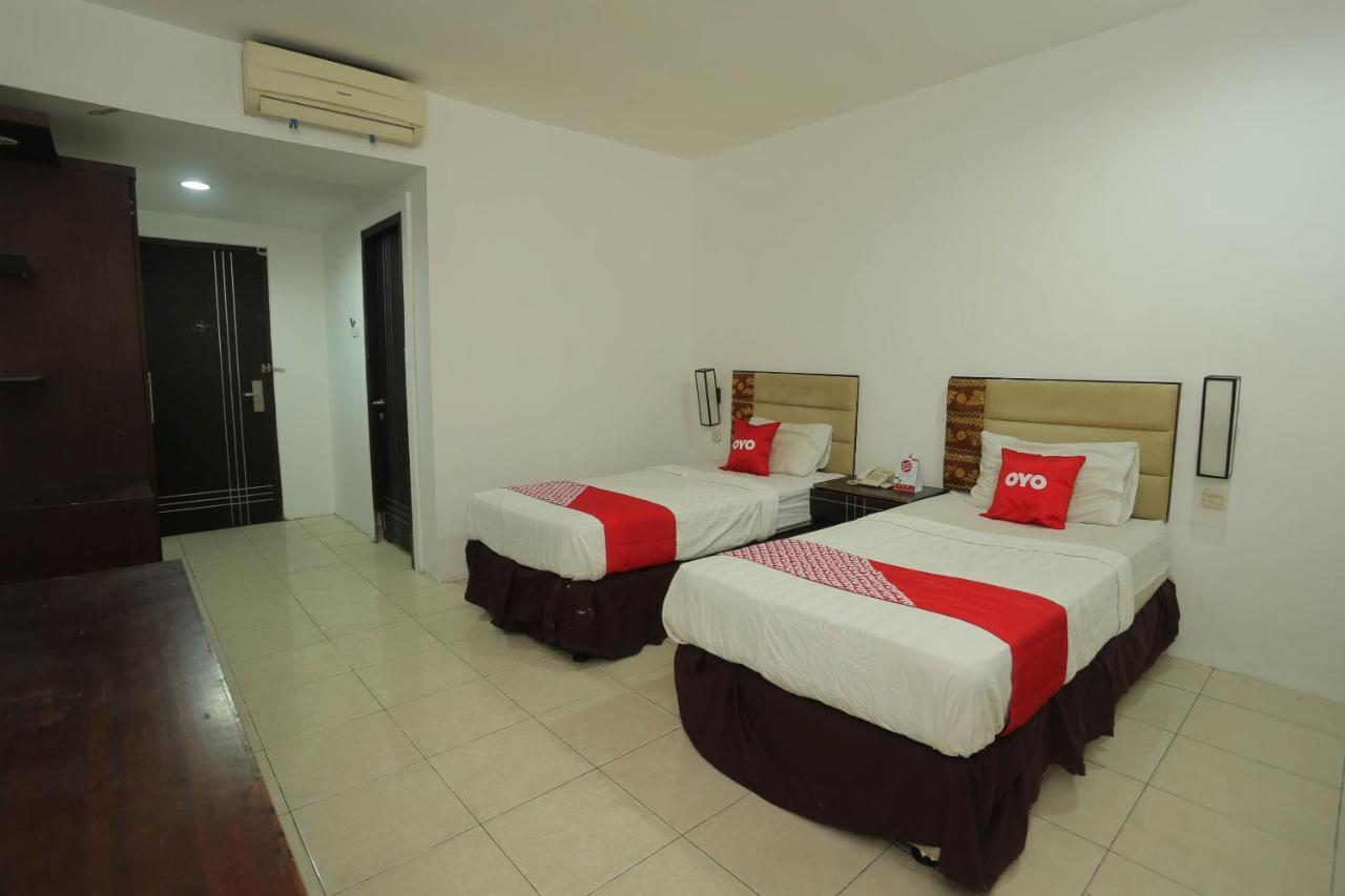 Oyo 1724 Hotel Sembilan Sembilan Banjarmasin  Exterior photo