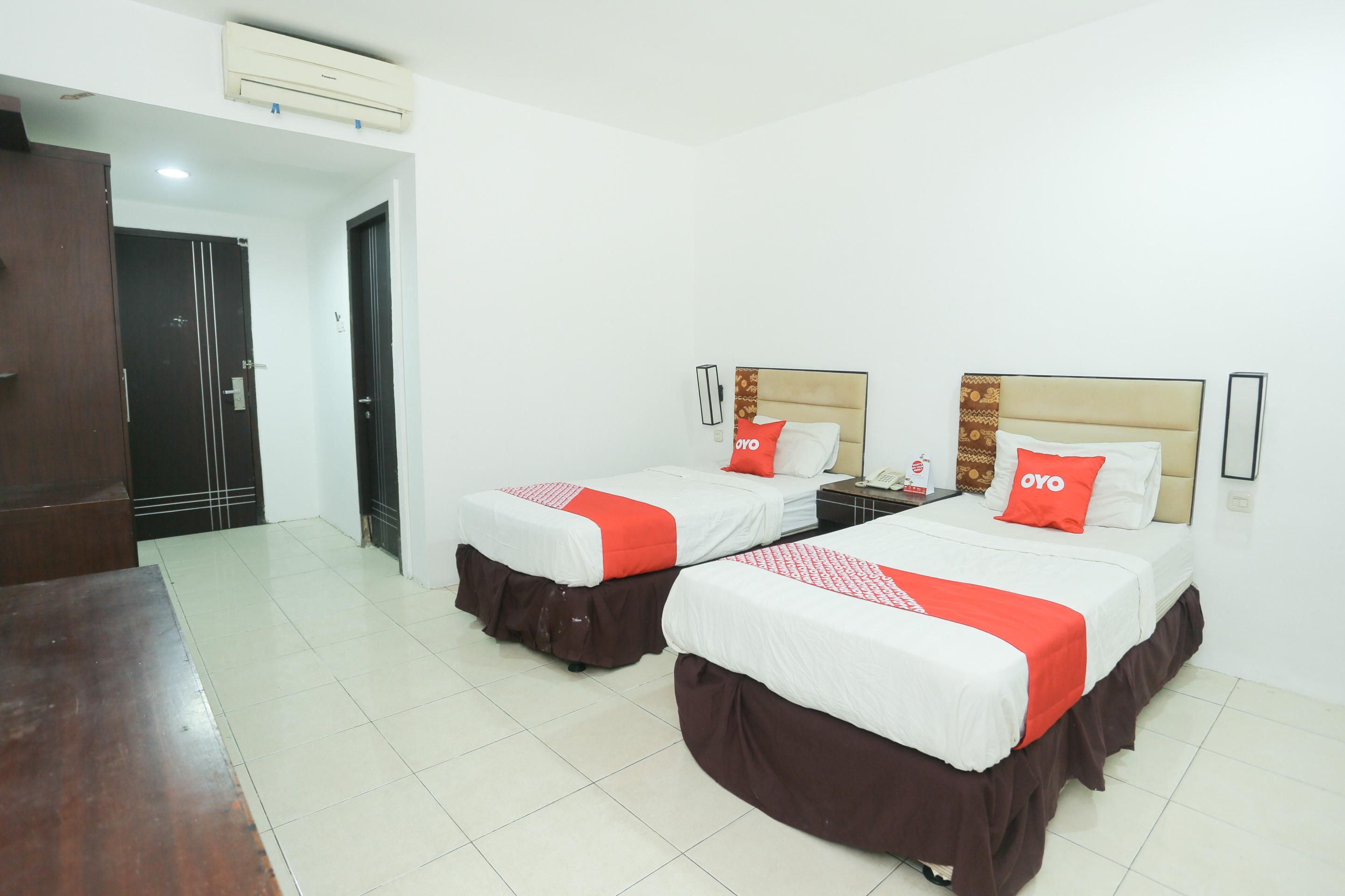 Oyo 1724 Hotel Sembilan Sembilan Banjarmasin  Exterior photo