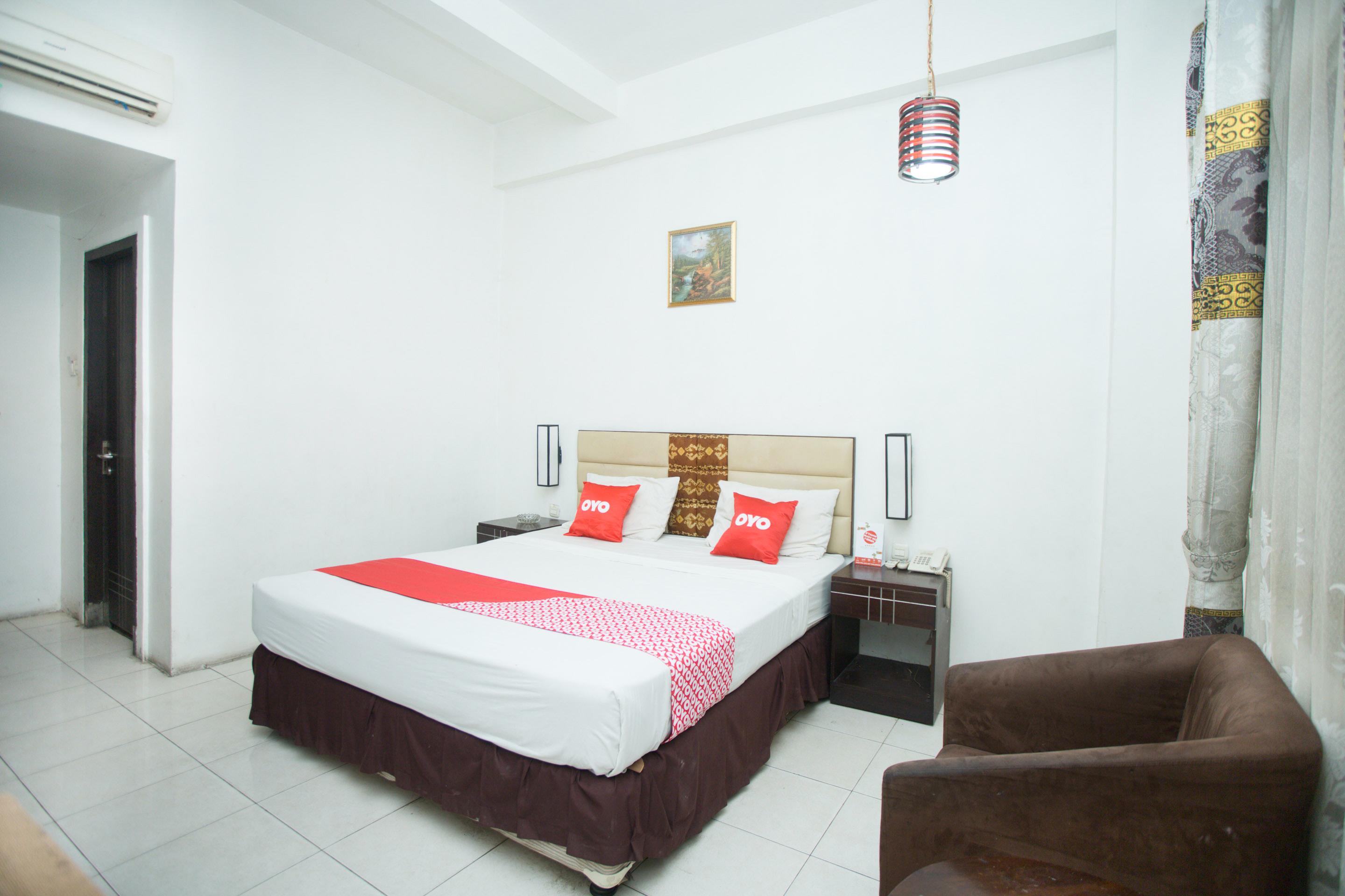 Oyo 1724 Hotel Sembilan Sembilan Banjarmasin  Exterior photo