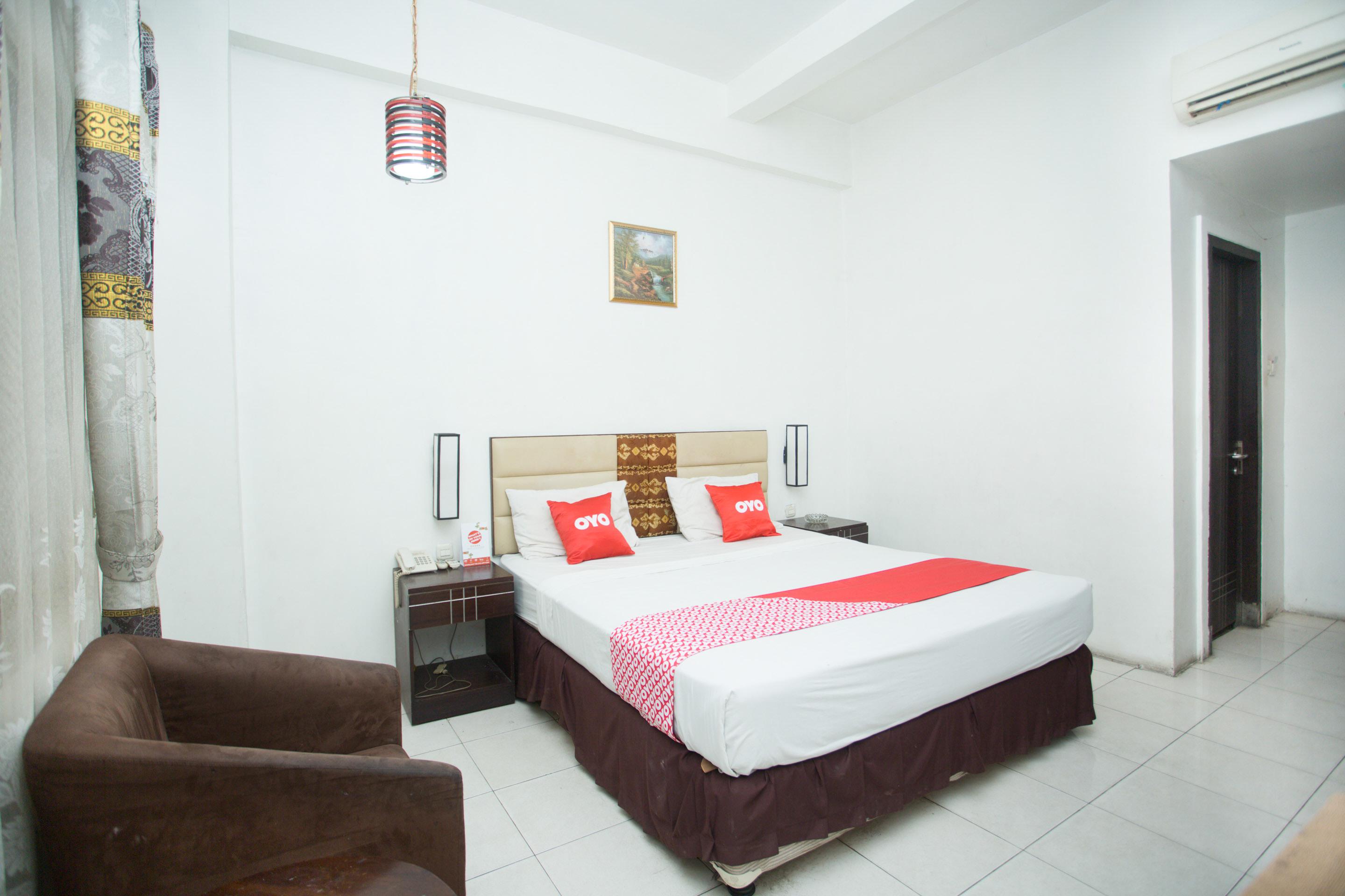 Oyo 1724 Hotel Sembilan Sembilan Banjarmasin  Exterior photo