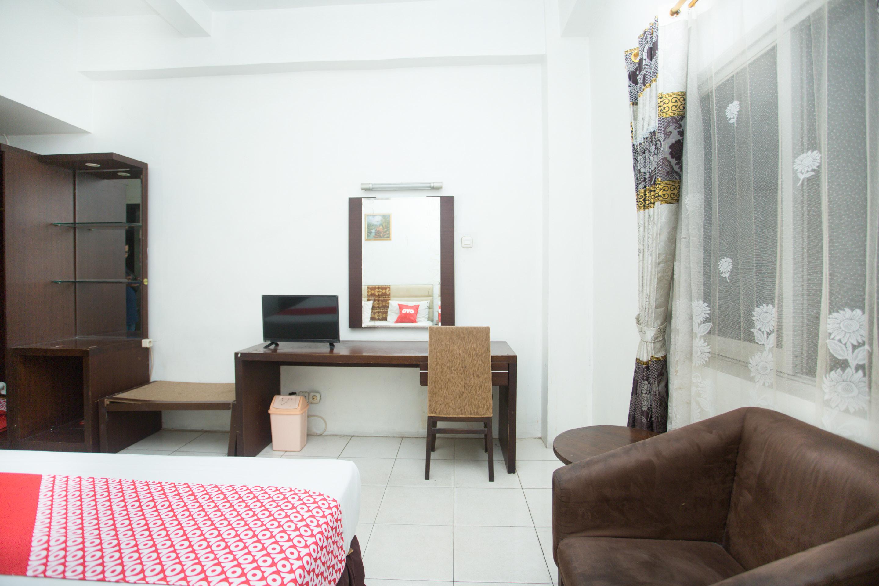 Oyo 1724 Hotel Sembilan Sembilan Banjarmasin  Exterior photo