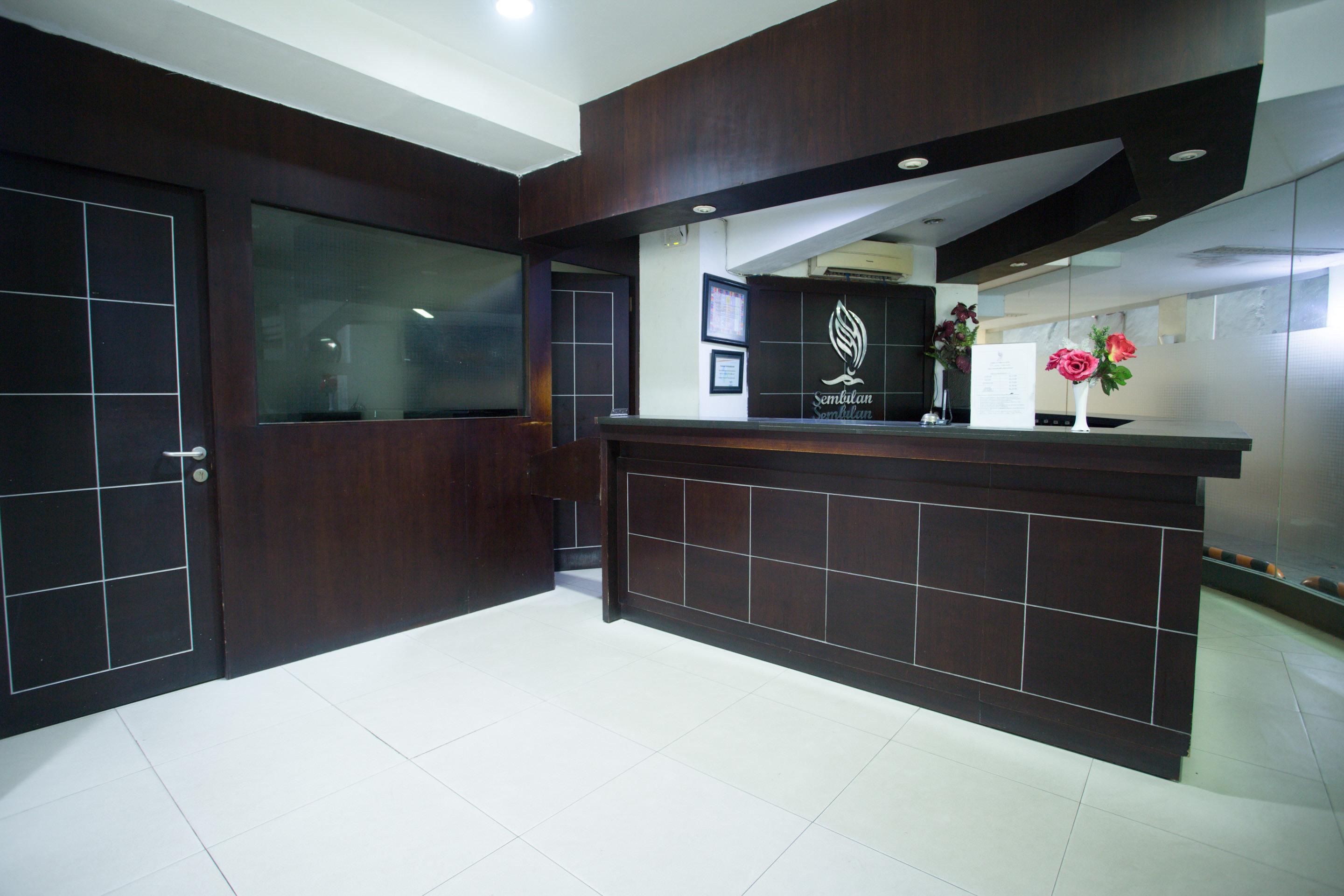 Oyo 1724 Hotel Sembilan Sembilan Banjarmasin  Exterior photo